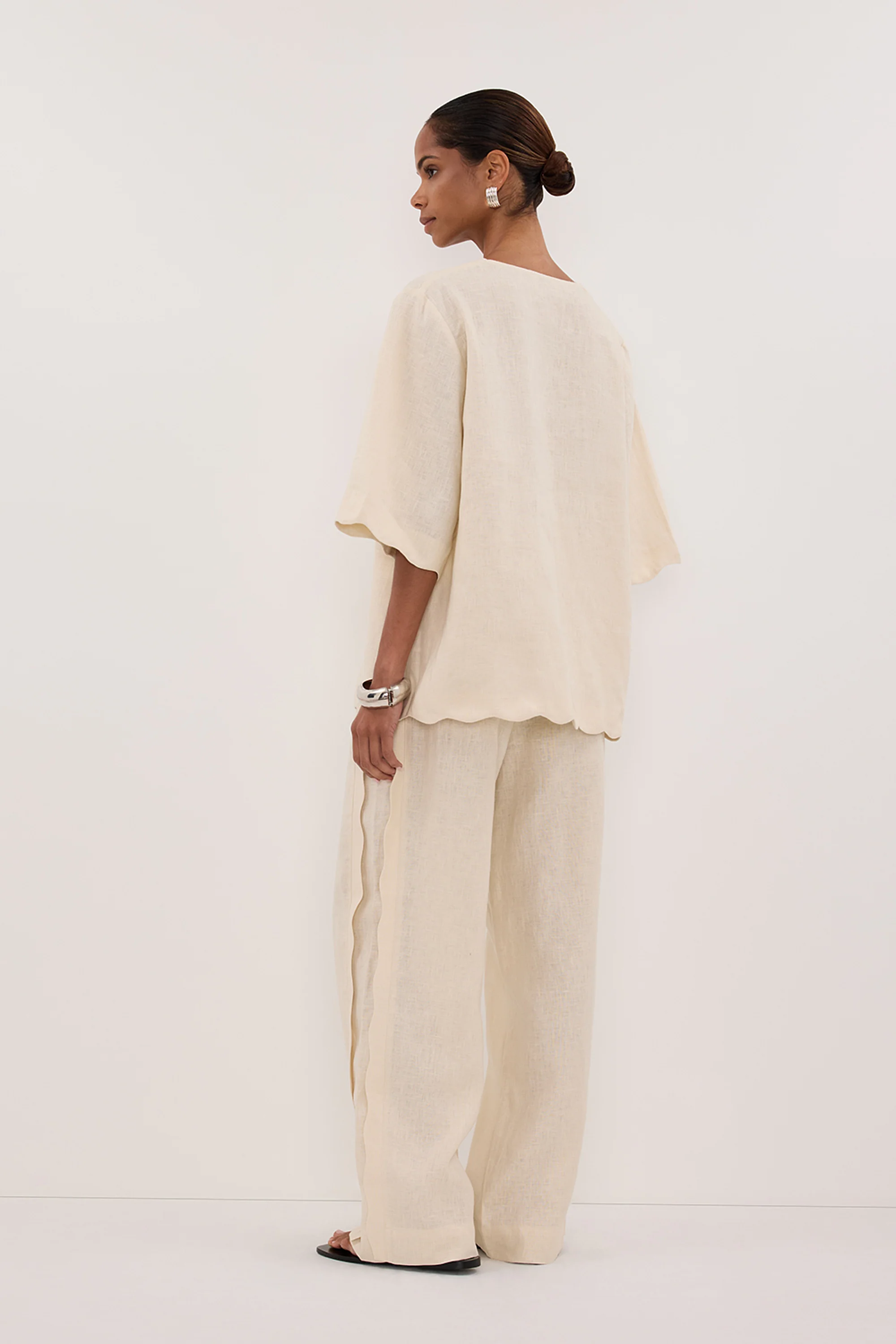 LELA SANDSTONE SHORT SLEEVE LINEN SHIRT - Image 4